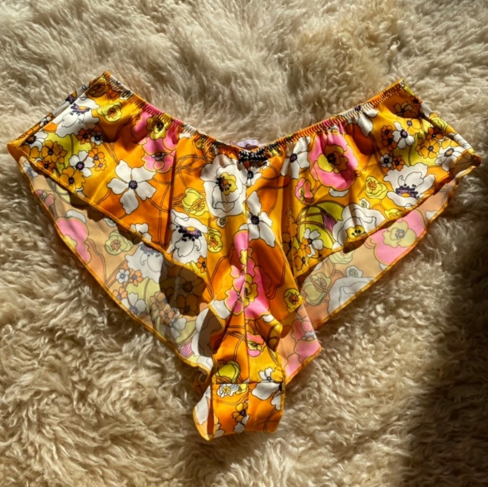Mod poppy satin savage x fenty shorts